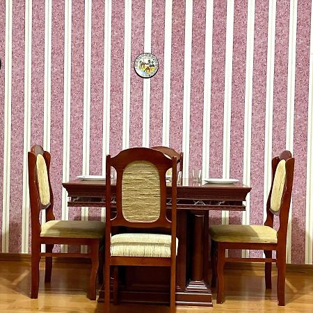 Apartments Emili เยเรวาน ภายนอก รูปภาพ