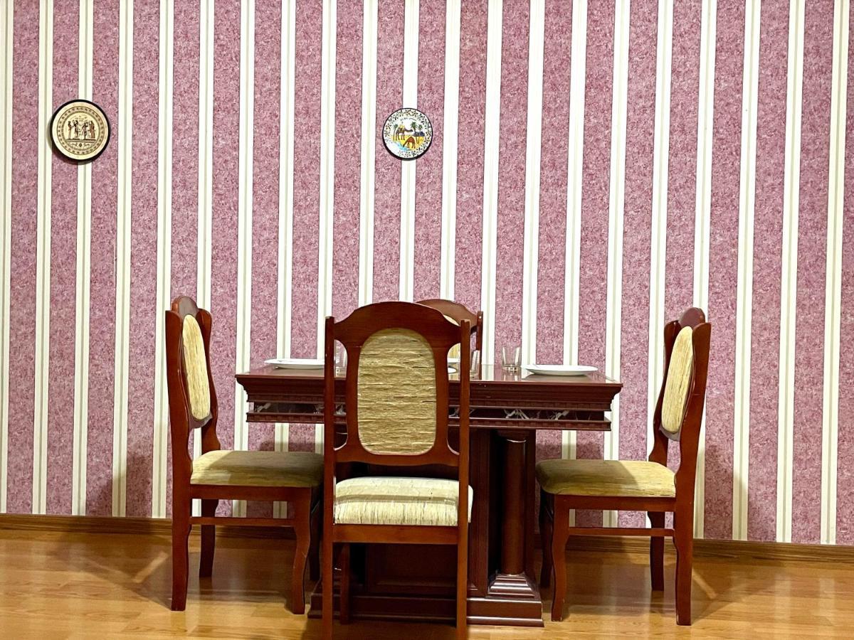 Apartments Emili เยเรวาน ภายนอก รูปภาพ