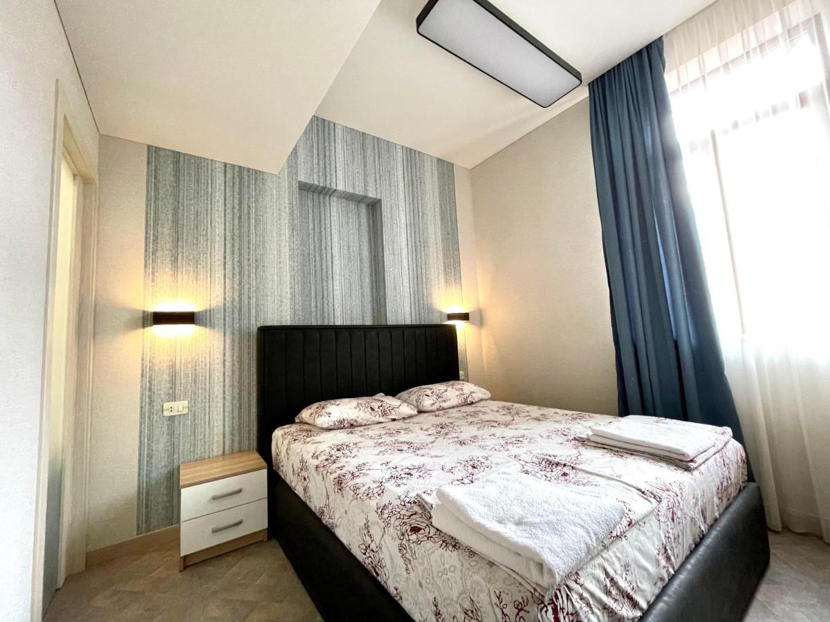 Apartments Emili เยเรวาน ภายนอก รูปภาพ