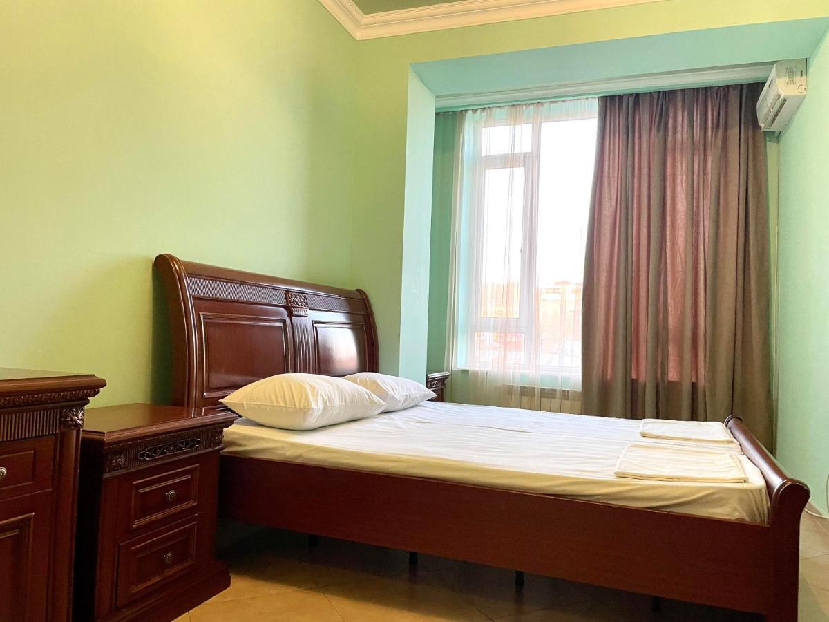 Apartments Emili เยเรวาน ภายนอก รูปภาพ