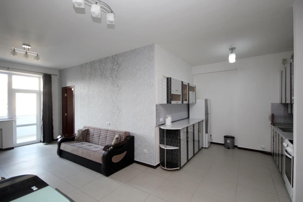 Apartments Emili เยเรวาน ภายนอก รูปภาพ