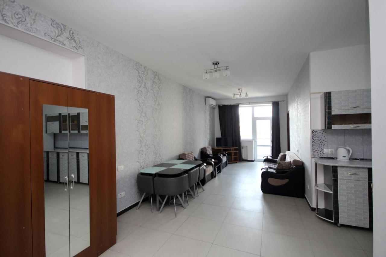 Apartments Emili เยเรวาน ภายนอก รูปภาพ
