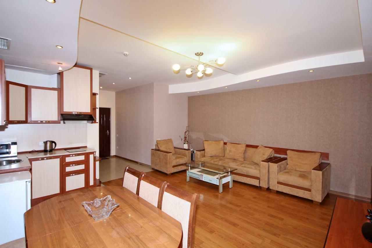 Apartments Emili เยเรวาน ภายนอก รูปภาพ