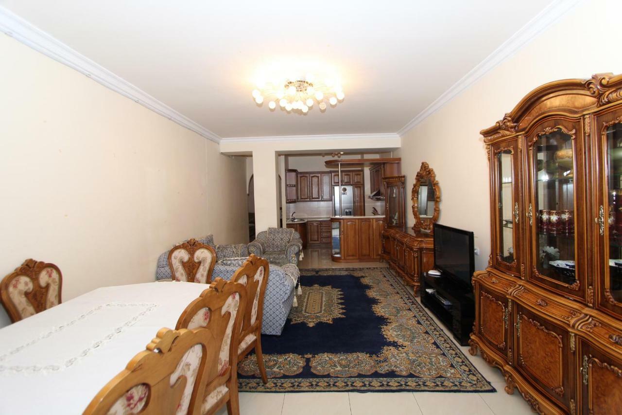 Apartments Emili เยเรวาน ภายนอก รูปภาพ