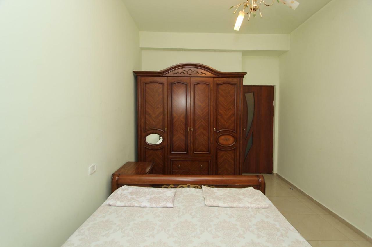 Apartments Emili เยเรวาน ภายนอก รูปภาพ