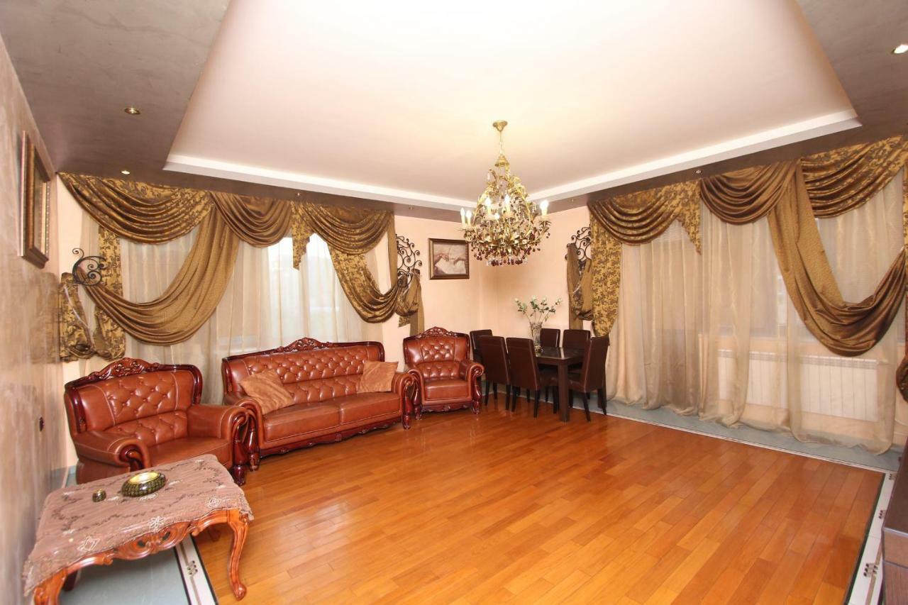 Apartments Emili เยเรวาน ภายนอก รูปภาพ